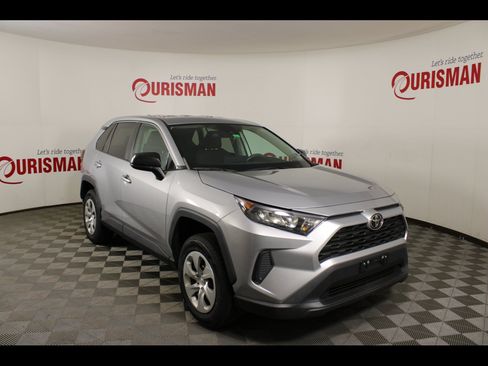 Used 2022 Toyota RAV4 LE FWD image 10