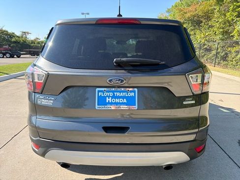 Used 2017 Ford Escape SE FWD image 4