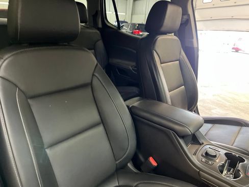 Used 2023 GMC Acadia SLT AWD/4WD image 35