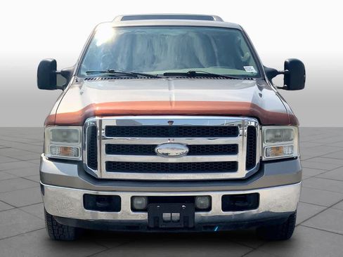 Used 2005 Ford F250 Lariat RWD image 3