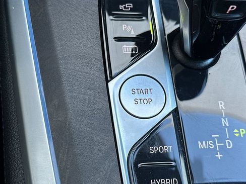 Used 2022 BMW X5 xDrive45e w/ Parking Assistance Package image 25