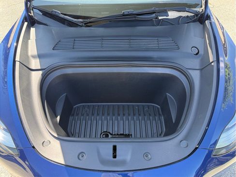 Used 2022 Tesla Model Y Long Range AWD/4WD image 46