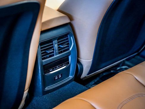 New 2026 BMW 330i xDrive Sedan w/ Convenience Package image 18