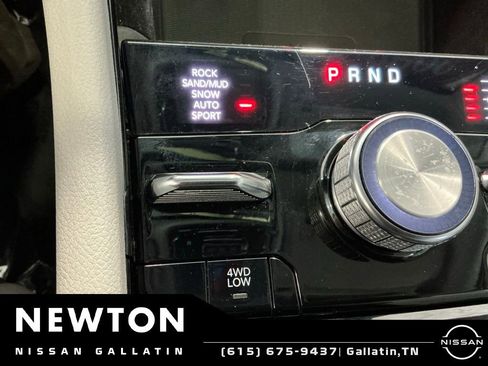 Used 2022 Jeep Grand Cherokee L Overland w/ Advanced Protech Group III AWD/4WD image 5