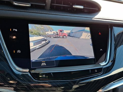 Used 2025 Cadillac XT6 Premium Luxury image 21