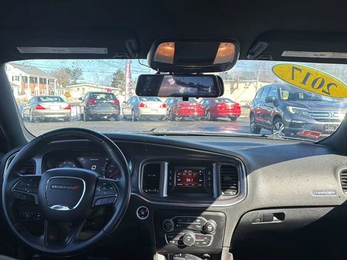 Used 2017 Dodge Charger SE w/ Blacktop Package image 21