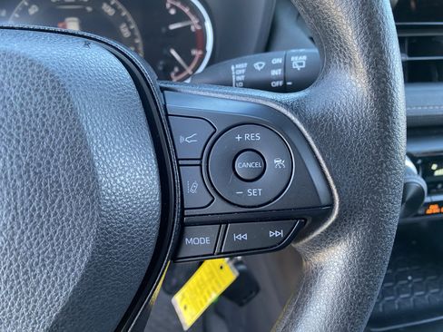 Used 2025 Toyota RAV4 LE FWD image 28