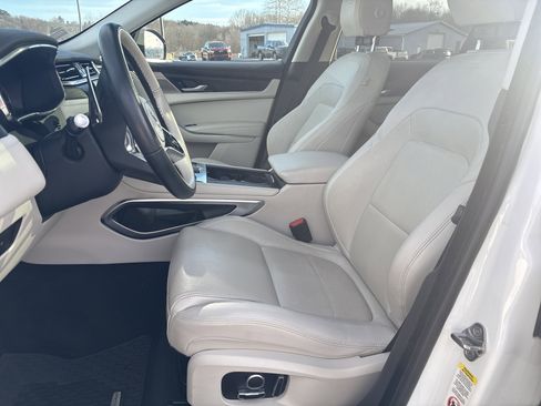 Used 2022 Jaguar F-PACE S image 12