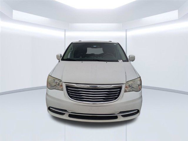 Used 2016 Chrysler Town & Country Touring FWD image 4