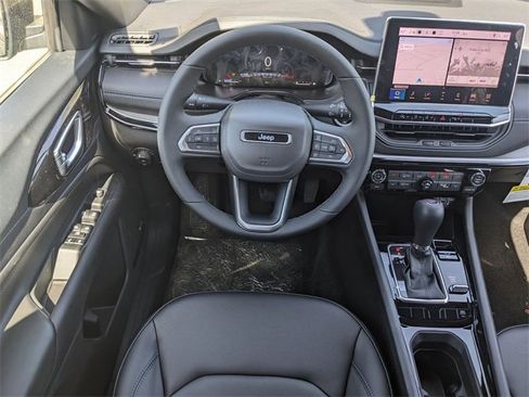 New 2025 Jeep Compass Limited w/ High Altitude Package image 12