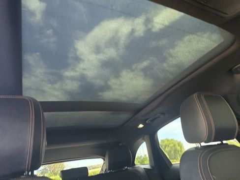 Used 2017 Jaguar F-PACE Prestige image 37