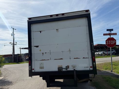 Used 2006 Chevrolet Express 3500 RWD image 17