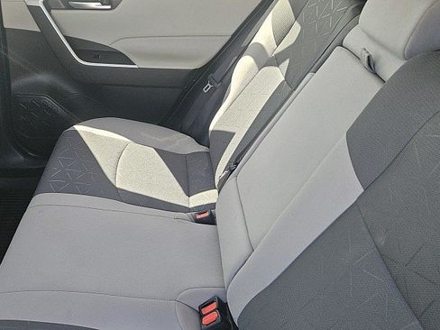 Used 2025 Toyota RAV4 XLE AWD/4WD image 8
