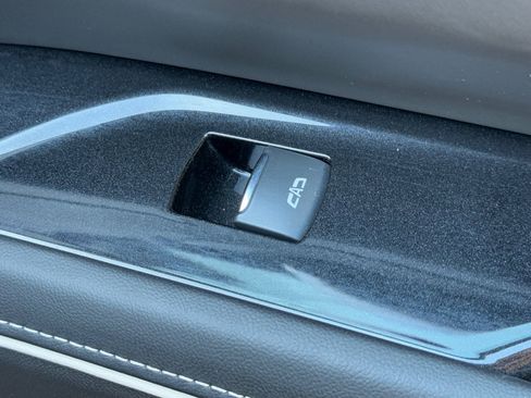 Certified 2024 Cadillac Escalade ESV Premium Luxury Platinum image 81