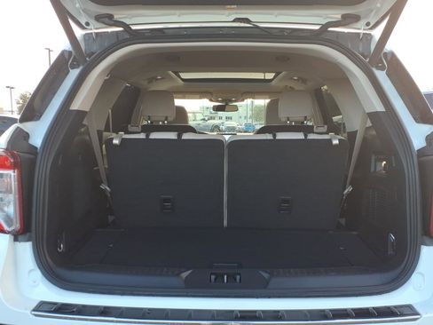 Certified 2024 Ford Explorer Limited w/ Equipment Group 301A image 17