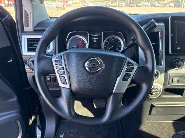 Used 2017 Nissan Titan SV AWD/4WD image 28