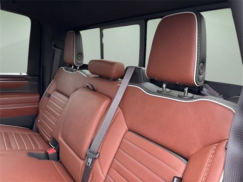 Used 2024 GMC Sierra 2500 Denali Ultimate image 21