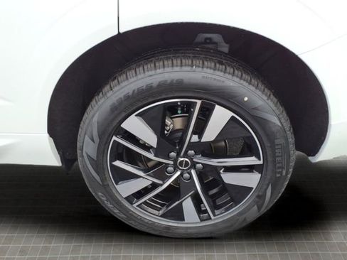 New 2026 Volvo XC60 B5 Core w/ Climate Package image 9