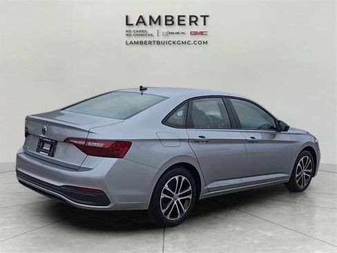 Used 2022 Volkswagen Jetta Sport image 5