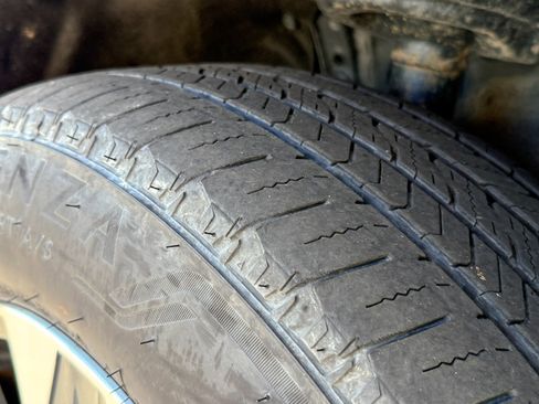 Used 2022 Toyota Highlander XLE image 12