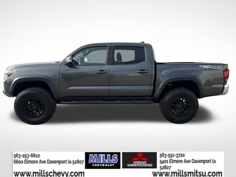 Used 2018 Toyota Tacoma TRD Off-Road AWD/4WD image 2