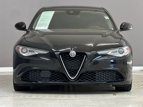 Used 2020 Alfa Romeo Giulia RWD image 6