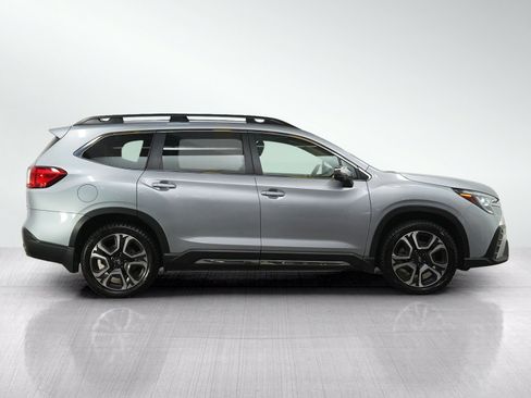 Used 2023 Subaru Ascent Limited w/ Technology Package AWD/4WD image 7