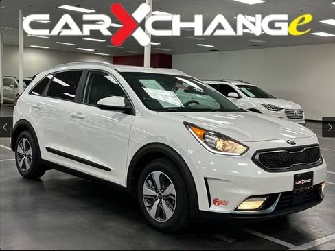 Used 2018 Kia Niro LX image 1