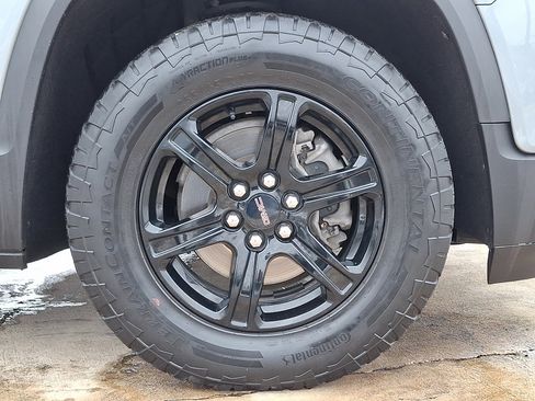 Used 2023 GMC Acadia AT4 w/ Technology Package image 8