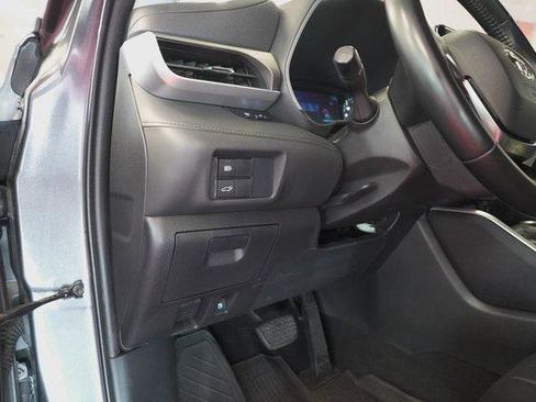 Certified 2021 Toyota Highlander XLE image 20