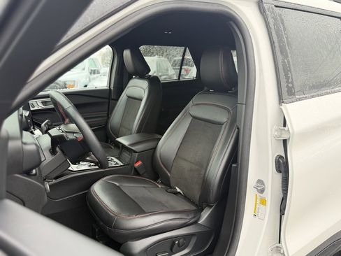 Certified 2024 Ford Explorer ST-Line w/ Class IV Trailer Tow Package image 14