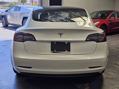 Used 2021 Tesla Model 3 Standard Range Plus RWD image 3