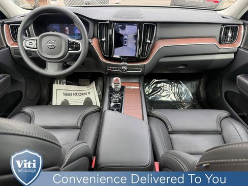 Used 2023 Volvo XC60 B5 Ultimate w/ Climate Package image 2