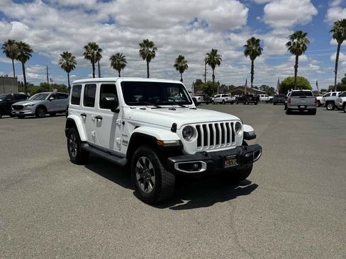 Used 2018 Jeep Wrangler Unlimited Sahara w/ LED Lighting Group AWD/4WD image 3