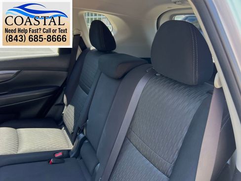 Used 2020 Nissan Rogue SV w/ Sun & Sound Touring Package FWD image 16