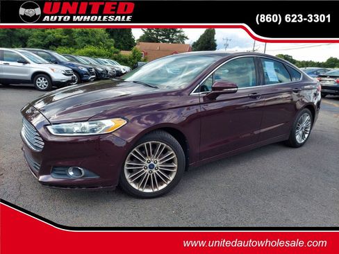 Used 2013 Ford Fusion SE FWD image 1