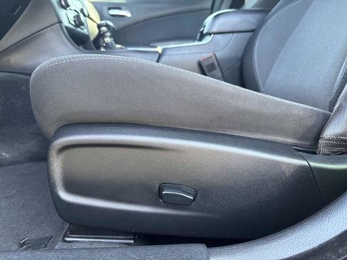 Used 2015 Dodge Charger SE w/ Sport Appearance Group image 9