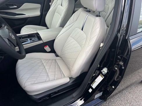 New 2026 Nissan Sentra SL w/ Floor Mat Package image 25