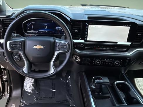 Used 2024 Chevrolet Silverado 1500 LTZ AWD/4WD image 9