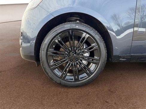 New 2026 Land Rover Range Rover Long Wheelbase SE image 9