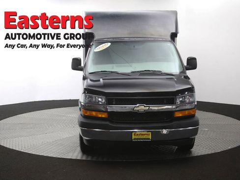 Used 2017 Chevrolet Express 3500 RWD image 49
