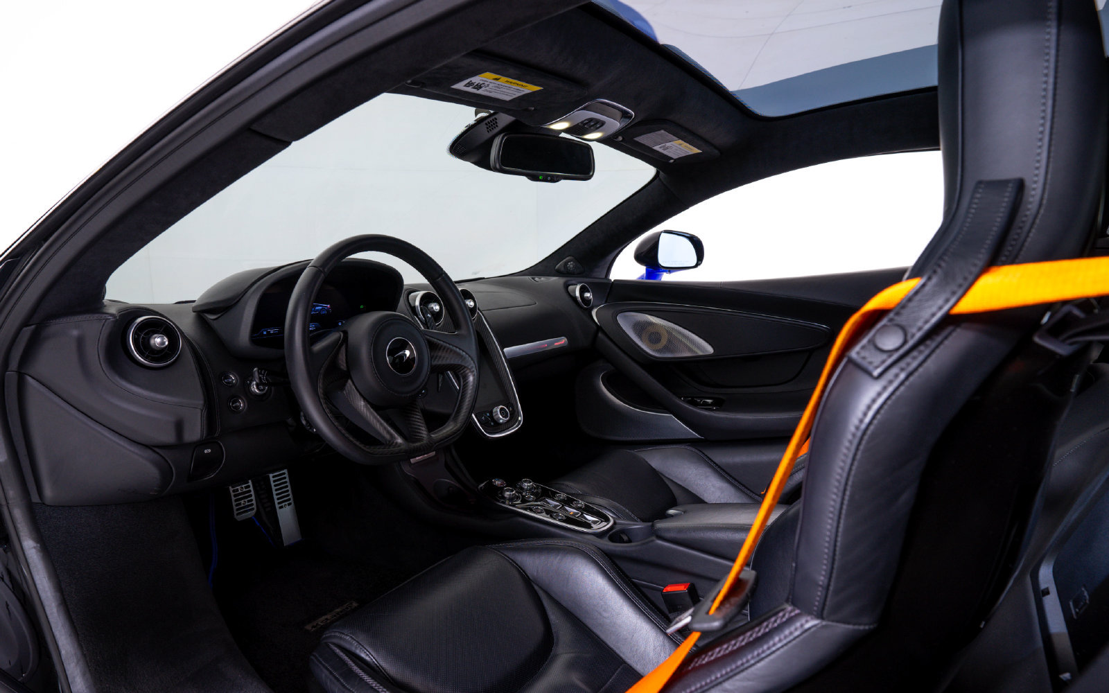 Used 2023 McLaren GT RWD image 20