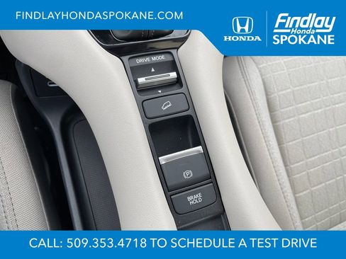 Used 2024 Honda HR-V LX image 17