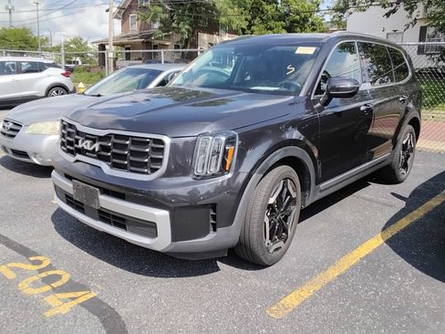 Used 2025 Kia Telluride S AWD/4WD image 2