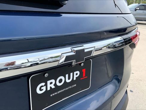 Used 2023 Chevrolet Traverse LT image 30