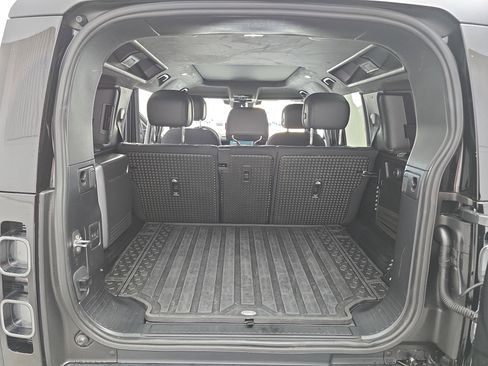 Certified 2025 Land Rover Defender 110 V8 image 12