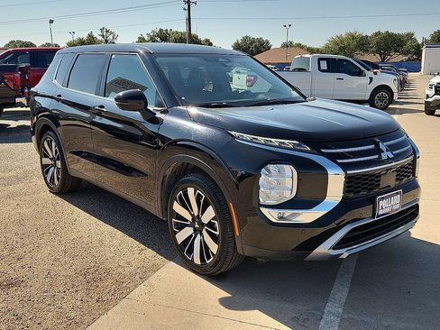 Used 2025 Mitsubishi Outlander SE FWD image 5