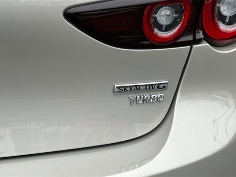 New 2025 MAZDA MAZDA3 Hatchback w/Premium Plus Pkg image 23
