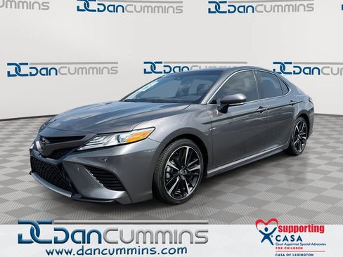 Used 2020 Toyota Camry XSE FWD image 1