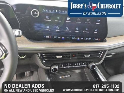 Used 2025 Chevrolet Tahoe High Country AWD/4WD image 7